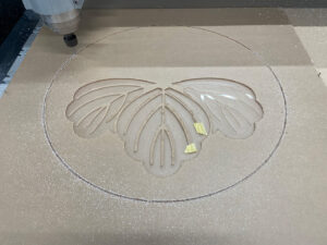 ルーターアクリル彫刻